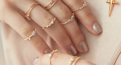 Xu hướng đeo nhẫn nữ theo bộ: Nghệ thuật trên từng ngón tay