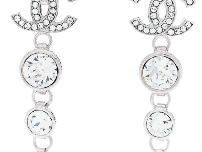 Khuyên Tai Nữ Chanel Silver Crystal Cc Drop Dangle Earrings Màu Bạc N-HM